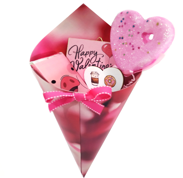 Μπουκέτο Βαλεντίνου με δωράκια "Better Together"